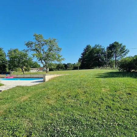 Holiday home Beautiful For 10 With Swimming Pool *