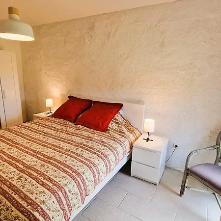 Beautiful For 10 With Swimming Pool Holiday home *