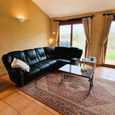 Beautiful For 10 With Swimming Pool *