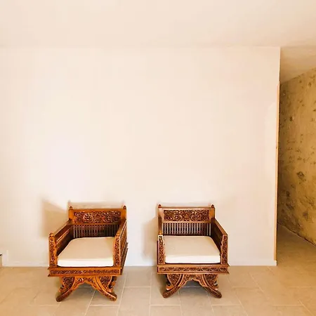 Beautiful For 10 With Swimming Pool Holiday home *