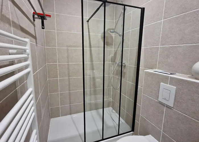 Beautiful For 10 With Swimming Pool Feriehus Saint-Meard-de-Gurcon