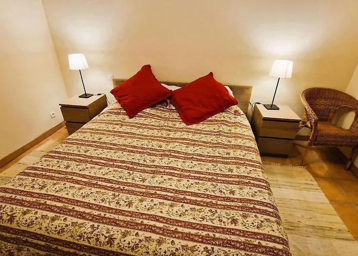 Beautiful For 10 With Swimming Pool